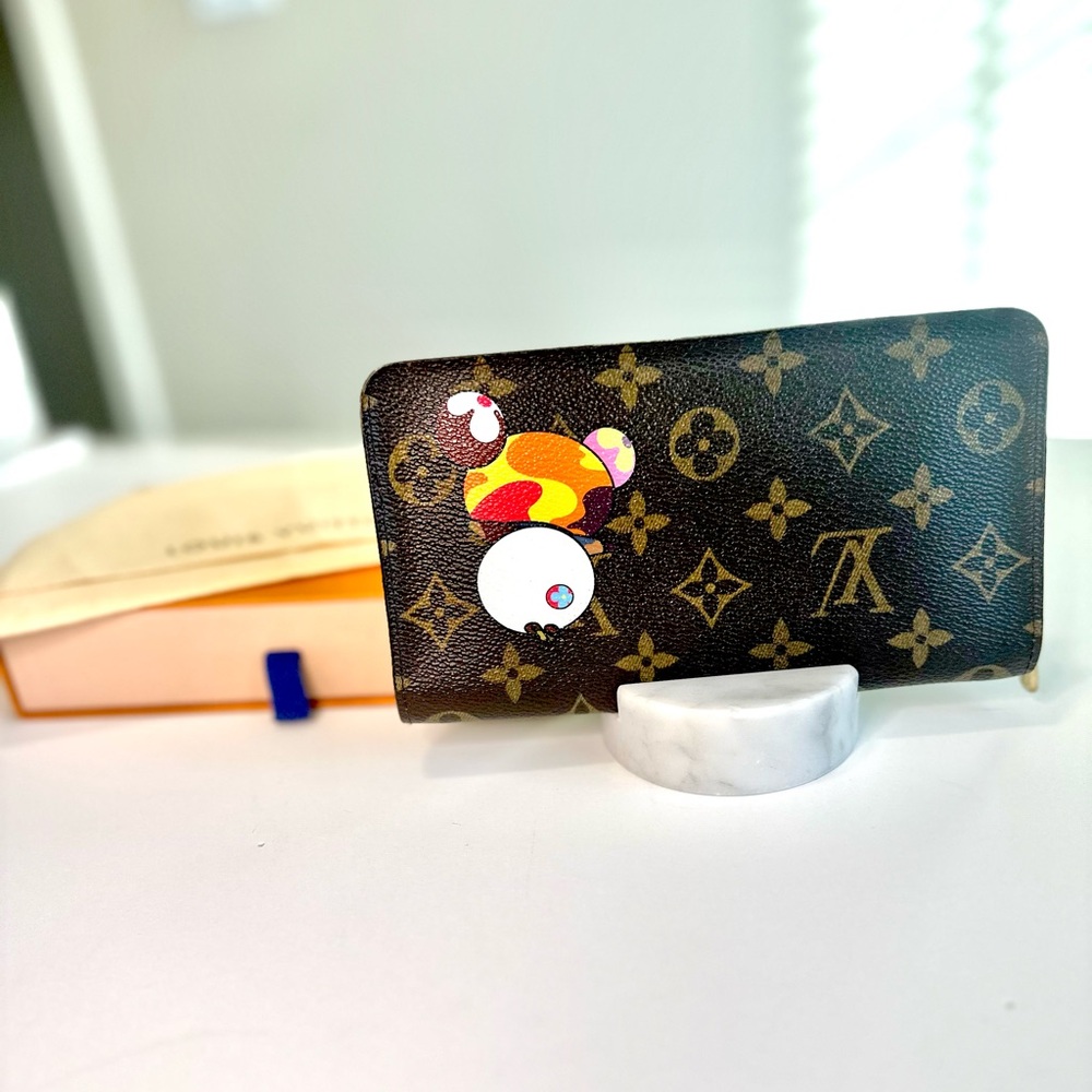 Louis Vuitton Monogram Takashi Murakami Panda Porte-Monnaie Zippy Wallet - Picture 3 of 11